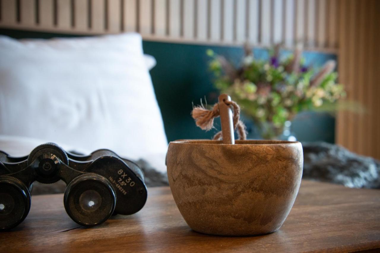 Haltia Lake Lodge Nature Boutique Hotel & Glamping Эспоо Экстерьер фото